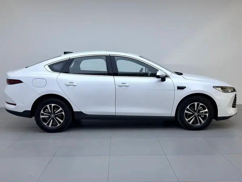 Qin PLUS DM 2025 Intelligent Driving Edition DM-i 120KM Superior Model — миниатюра 8
