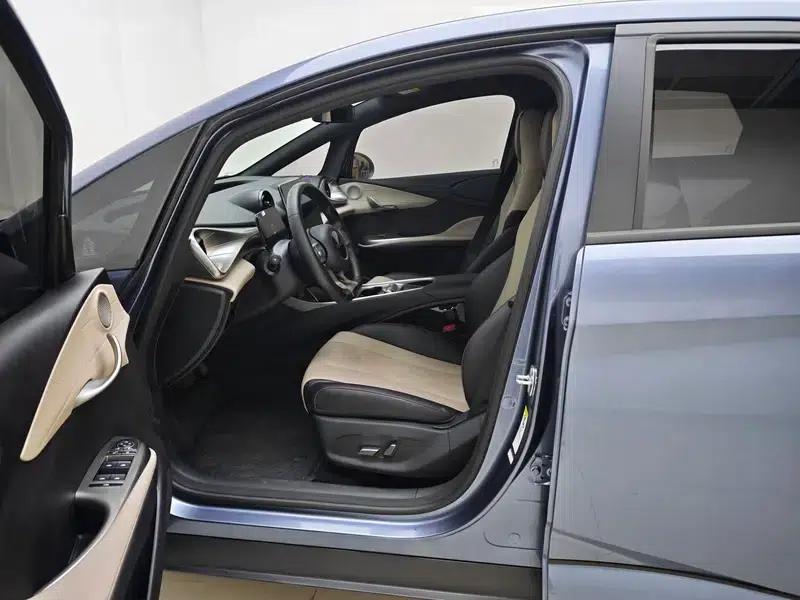 Dolphin 2025 420KM Freedom Edition — миниатюра 17