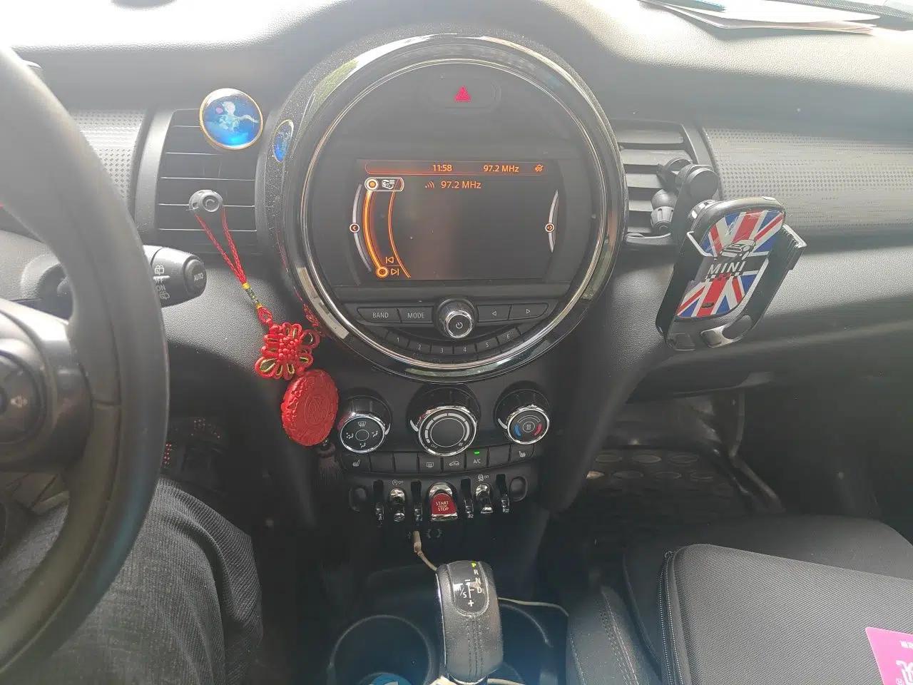 MINI 2015 1.5T COOPER Fun Five-Door Edition — миниатюра 13