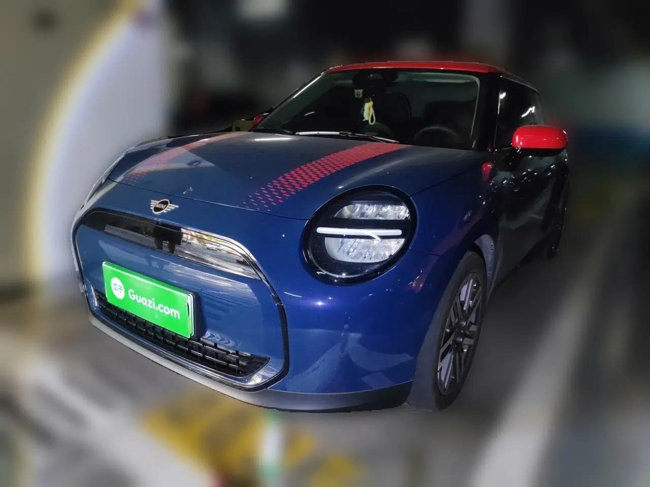 MINI Electric COOPER 2026 Model, 466km COOPER E Classic Style — миниатюра 1