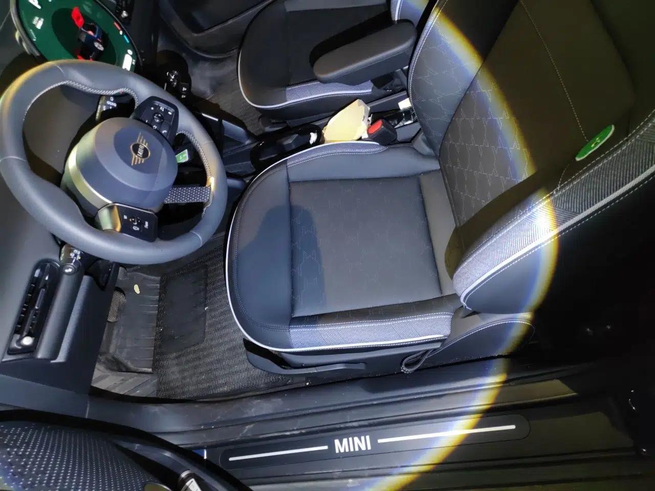 MINI Electric COOPER 2026 Model, 466km COOPER E Classic Style — миниатюра 15