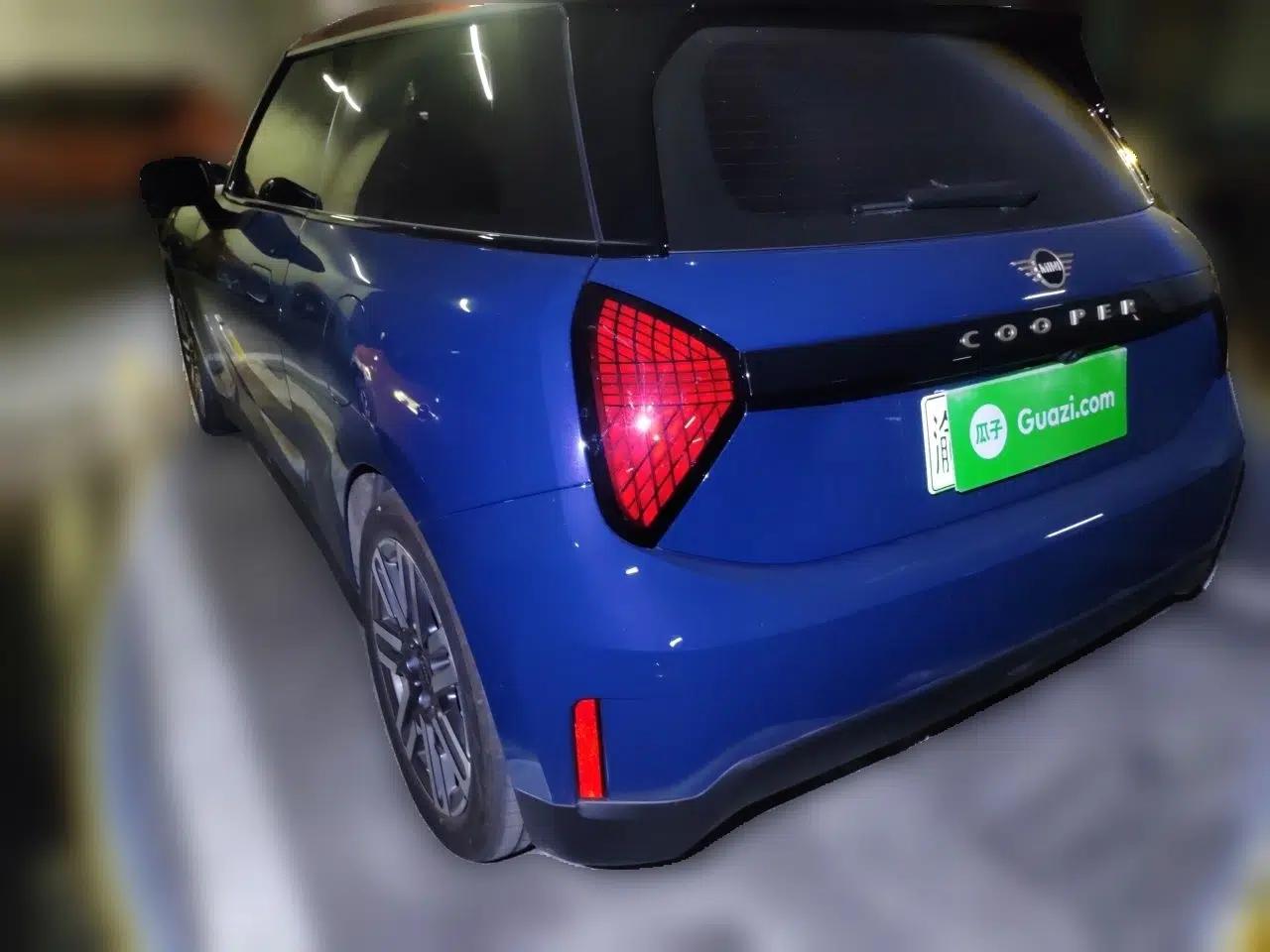 MINI Electric COOPER 2026 Model, 466km COOPER E Classic Style — миниатюра 4