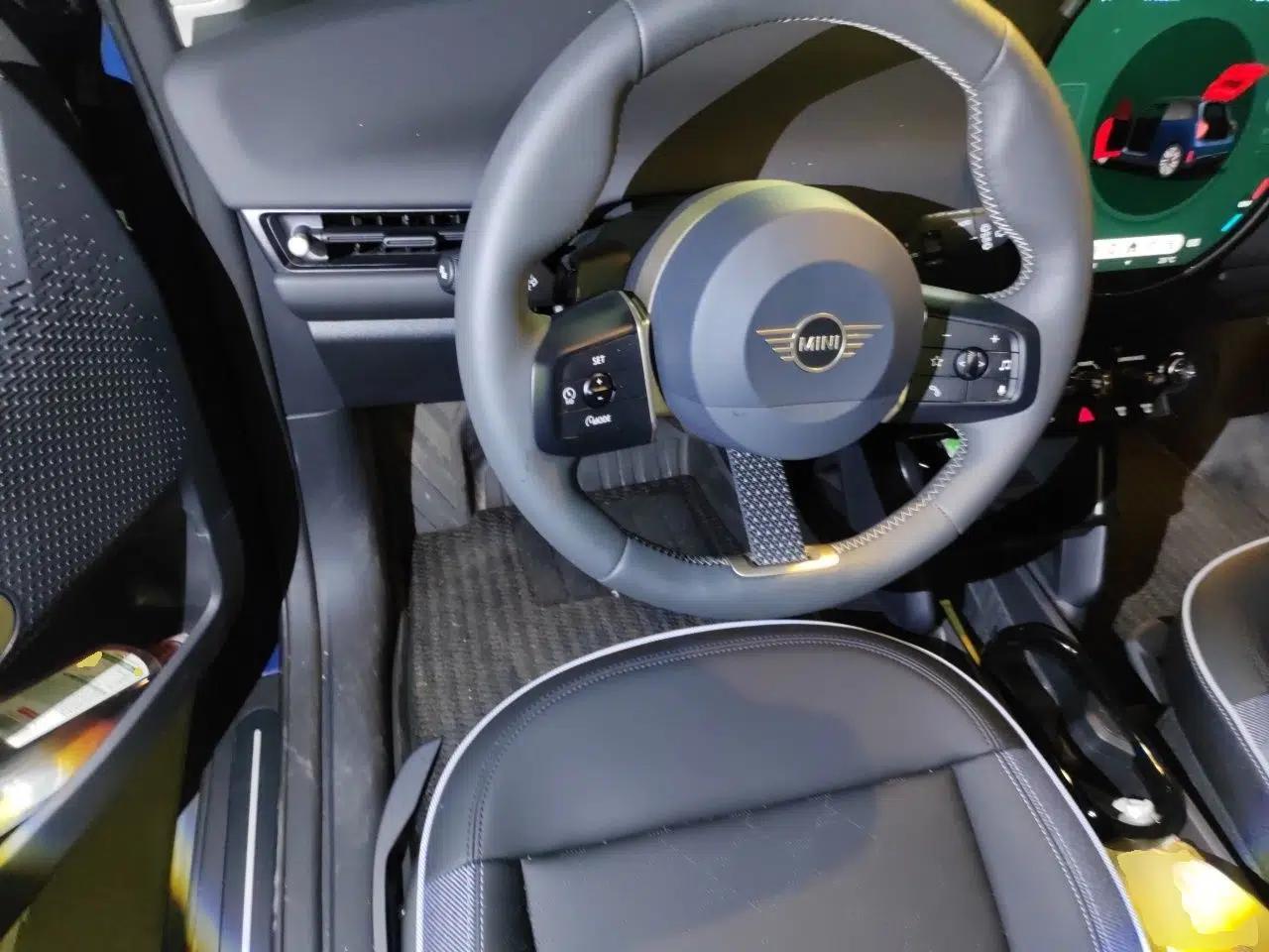 MINI Electric COOPER 2026 Model, 466km COOPER E Classic Style — миниатюра 10