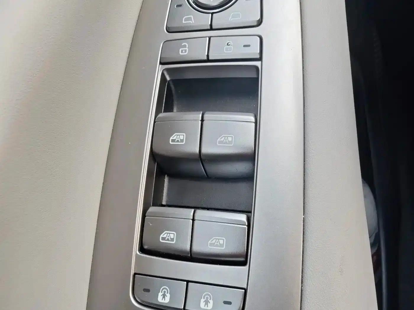 Hiace 06 2025 EV 520 Navigator Edition — миниатюра 13