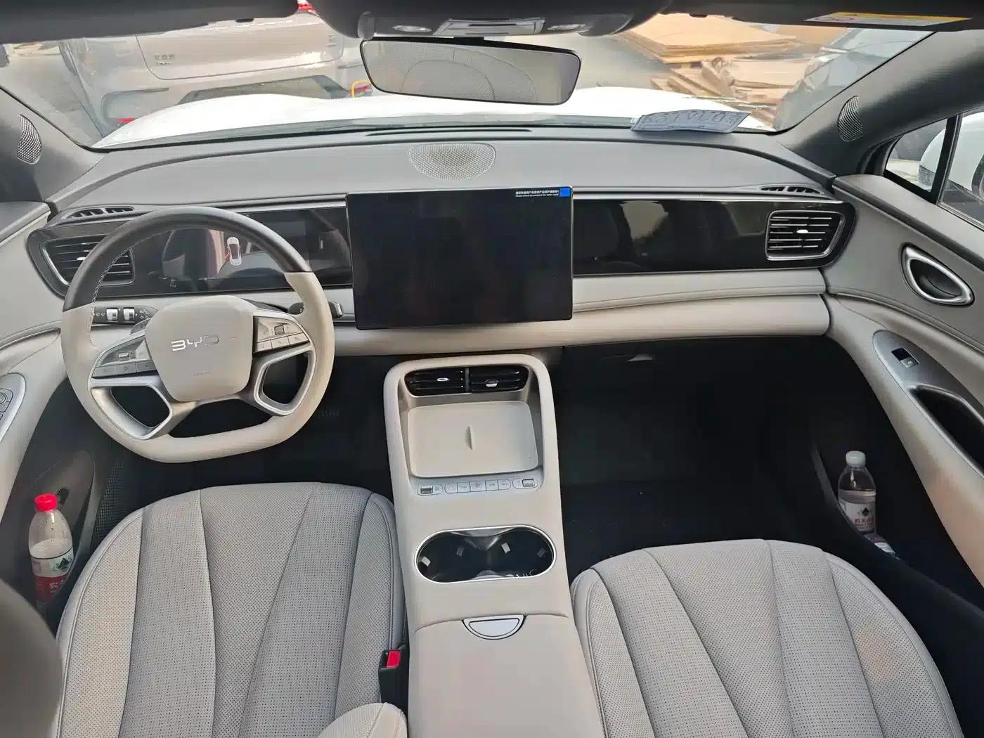 Hiace 06 2025 EV 520 Navigator Edition — миниатюра 7