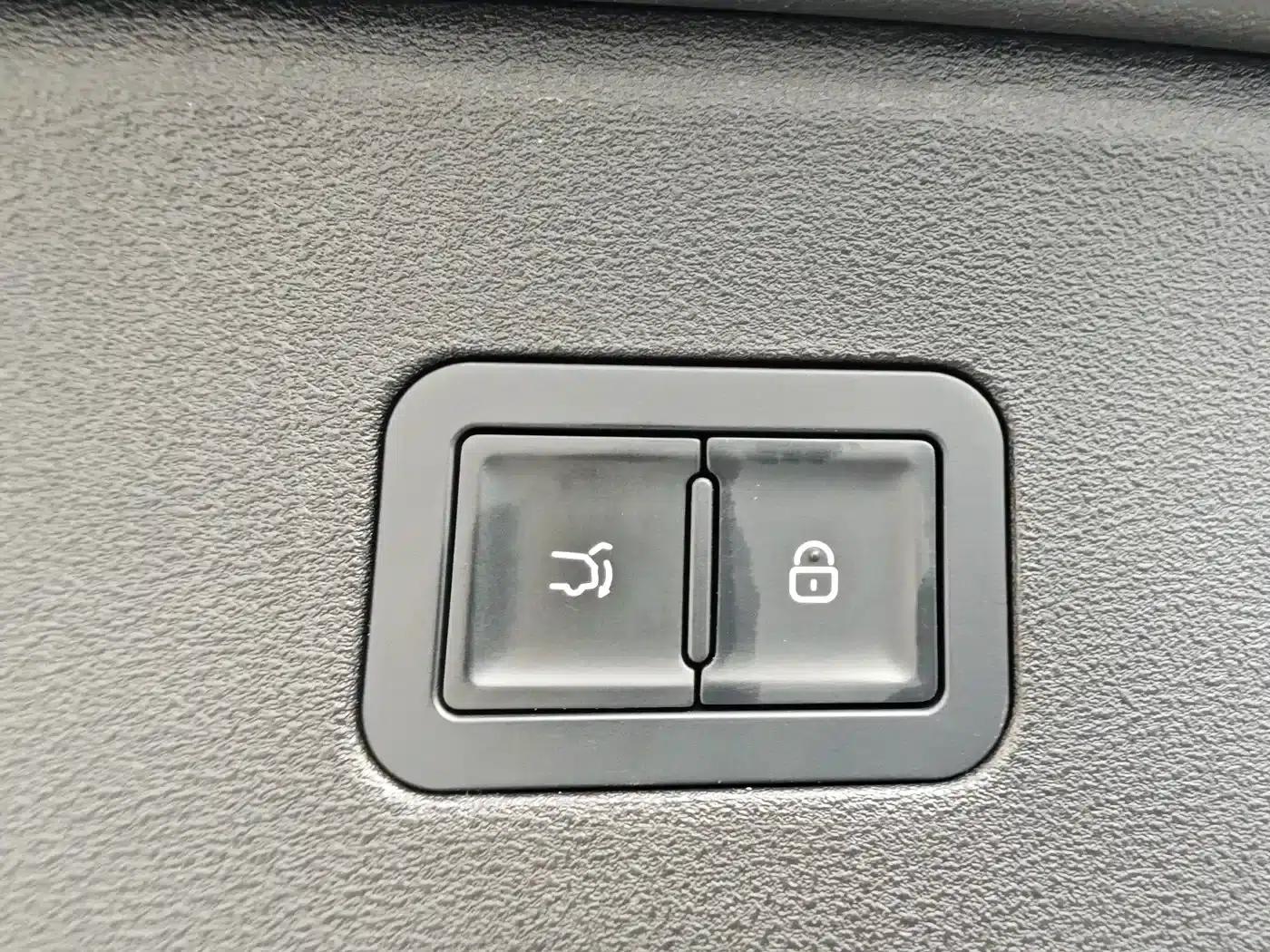 Hiace 06 2025 EV 520 Navigator Edition — миниатюра 9