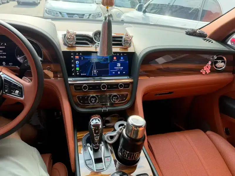 Bentayga 2021 4.0T V8 — миниатюра 8