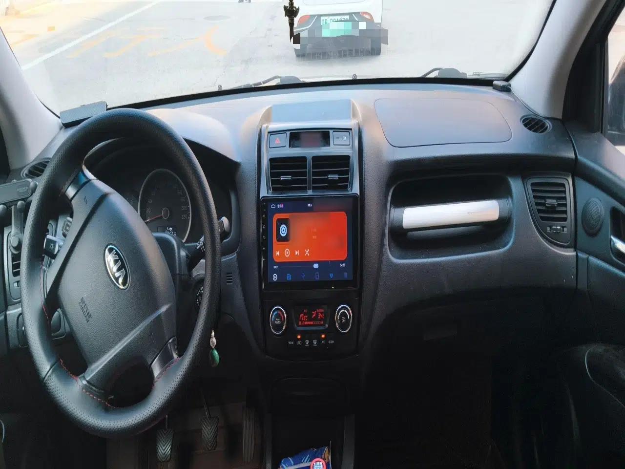 Kia Sportage 2013 2.0L Manual Two-Wheel Drive GLS — миниатюра 9