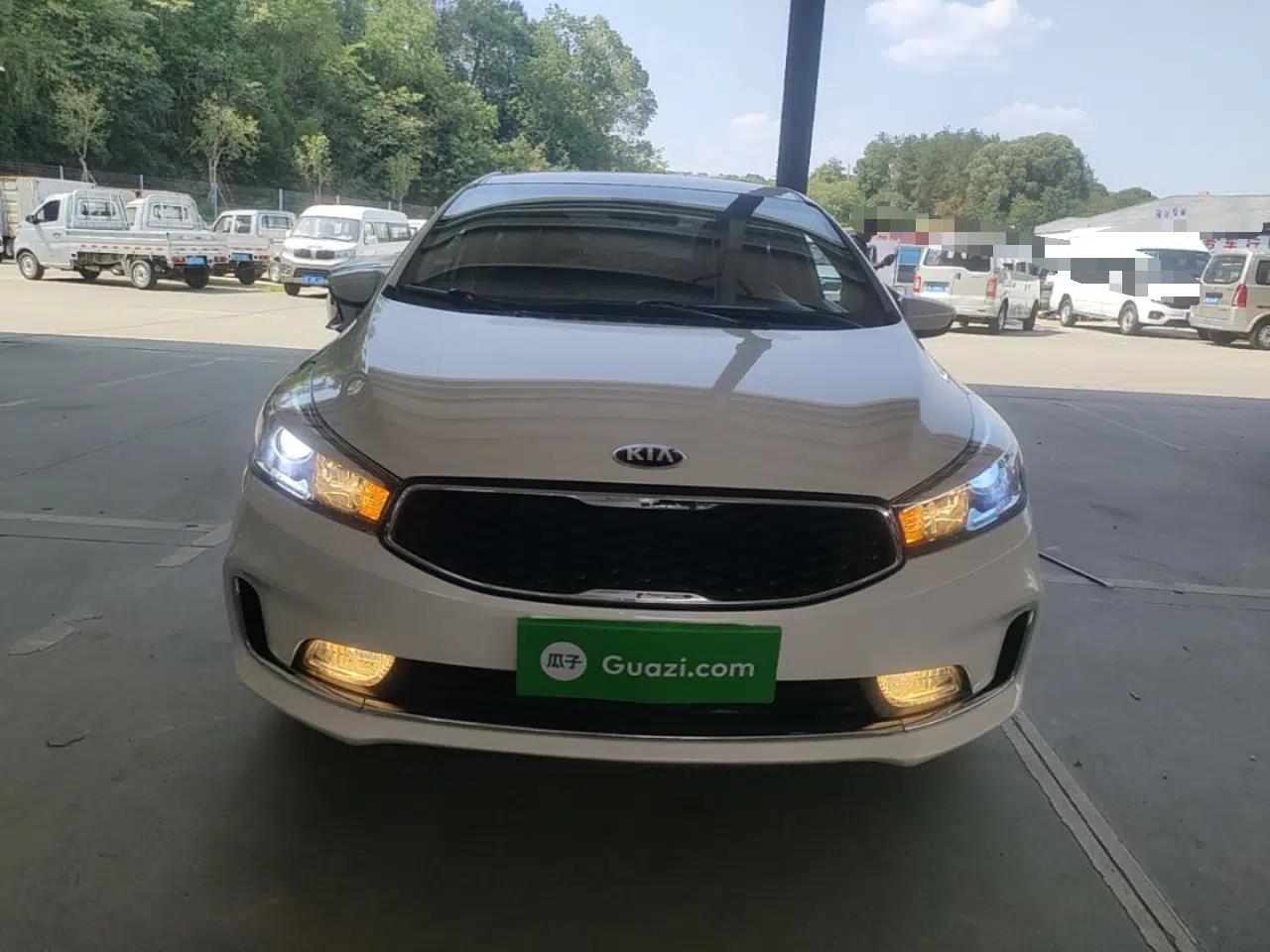 Kia K3 2017 1.6L Automatic 15th Anniversary Special Edition GLS — миниатюра 2