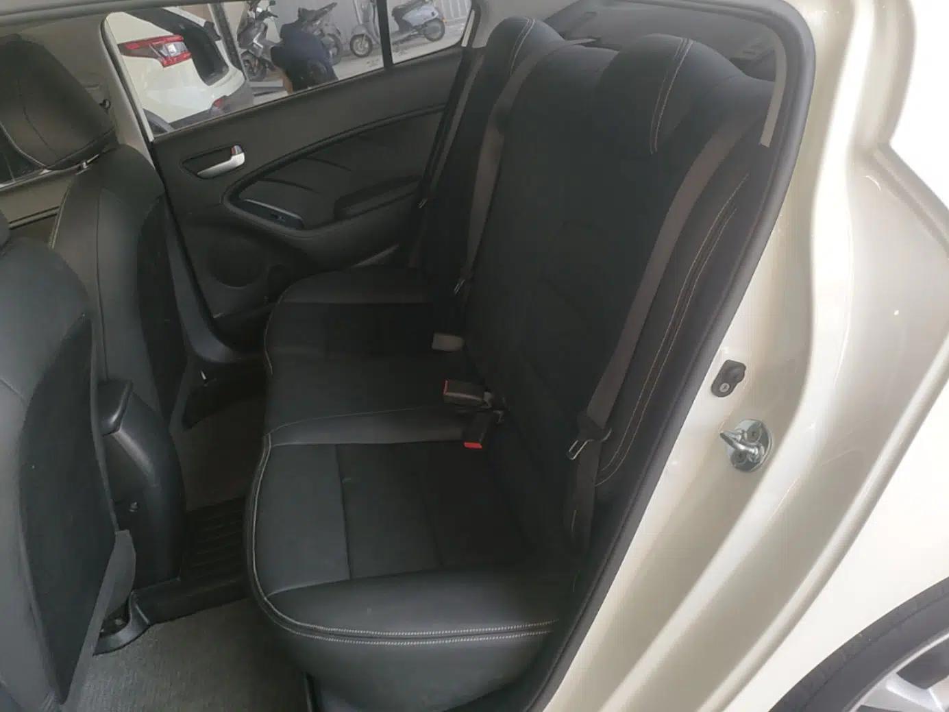 Kia K3 2017 1.6L Automatic 15th Anniversary Special Edition GLS — миниатюра 20