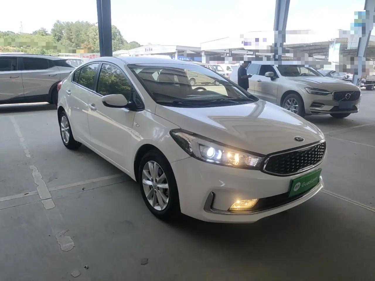 Kia K3 2017 1.6L Automatic 15th Anniversary Special Edition GLS — миниатюра 3