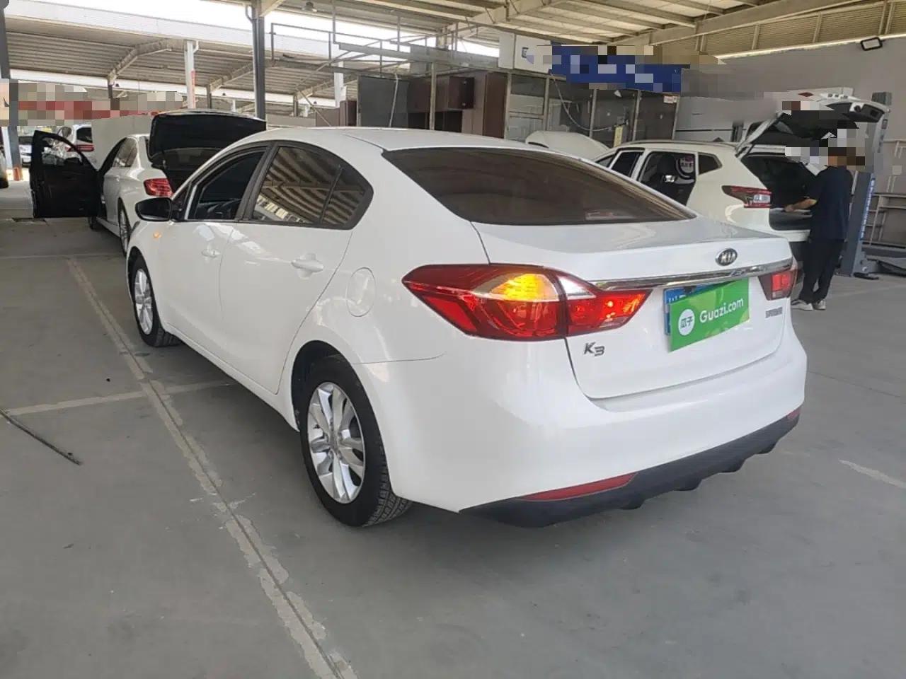 Kia K3 2017 1.6L Automatic 15th Anniversary Special Edition GLS — миниатюра 4