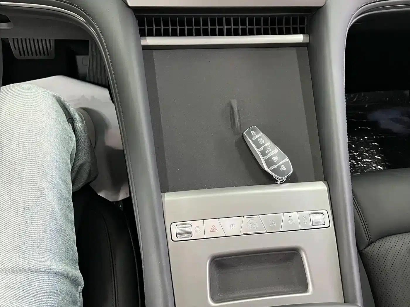 BYD M9 2025 1060 Navigator Edition — миниатюра 14