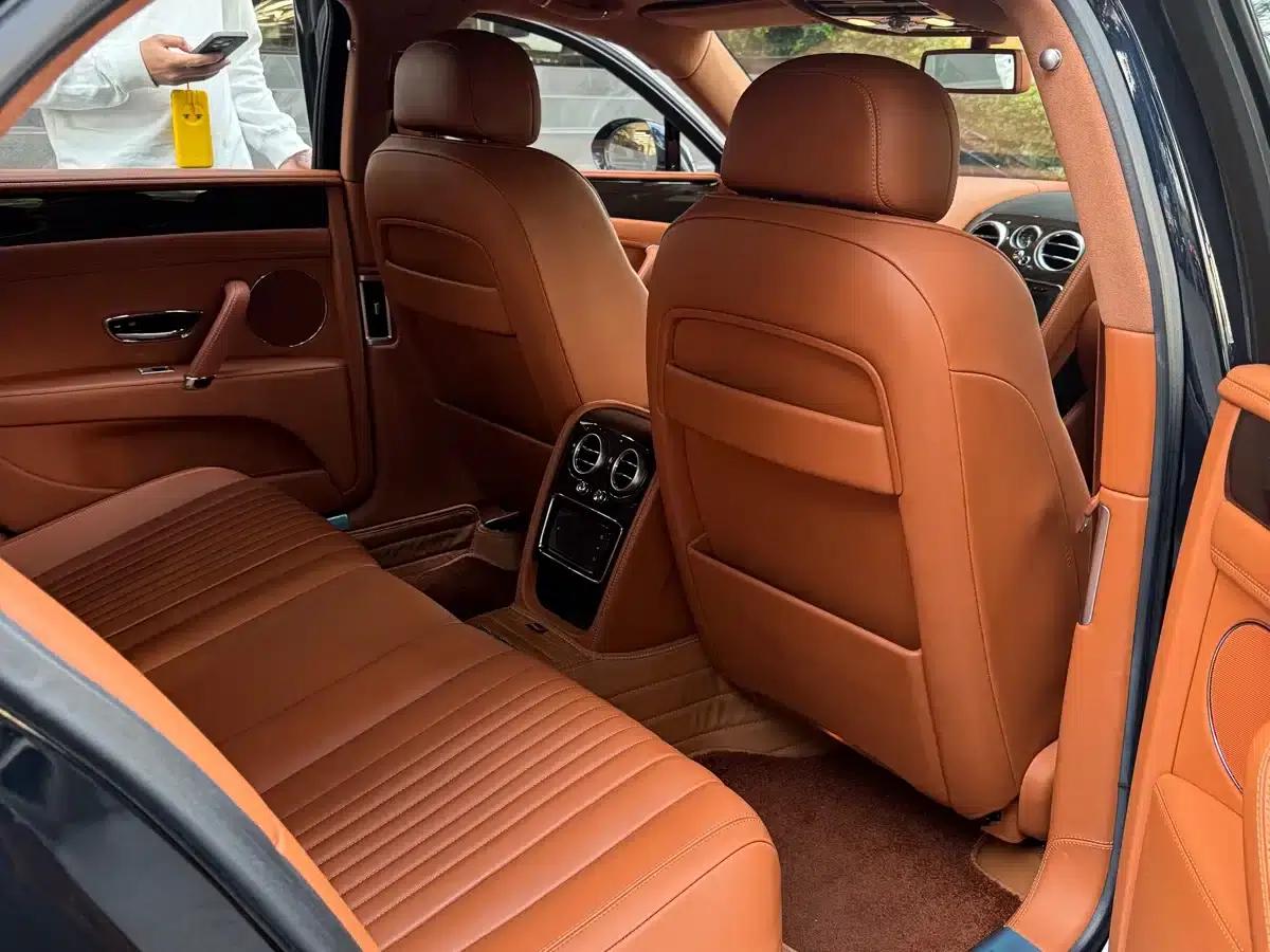 2017 Flying Spur 4.0T V8 Standard Edition — миниатюра 3