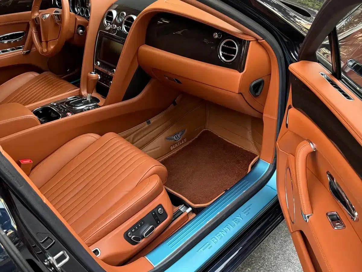 2017 Flying Spur 4.0T V8 Standard Edition — миниатюра 4
