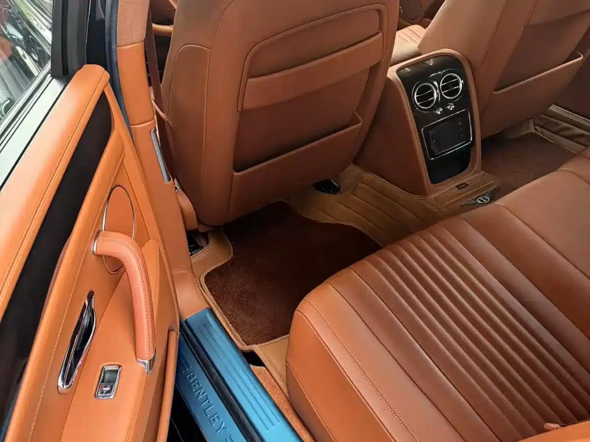 2017 Flying Spur 4.0T V8 Standard Edition — миниатюра 5