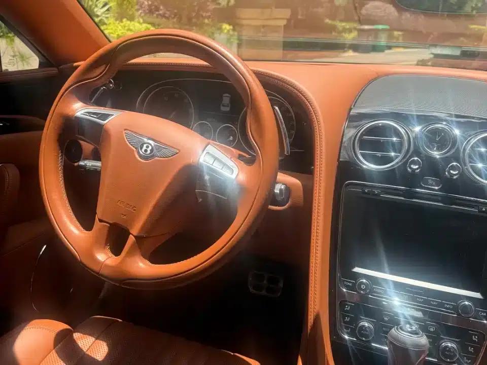 2017 Flying Spur 4.0T V8 Standard Edition — миниатюра 7