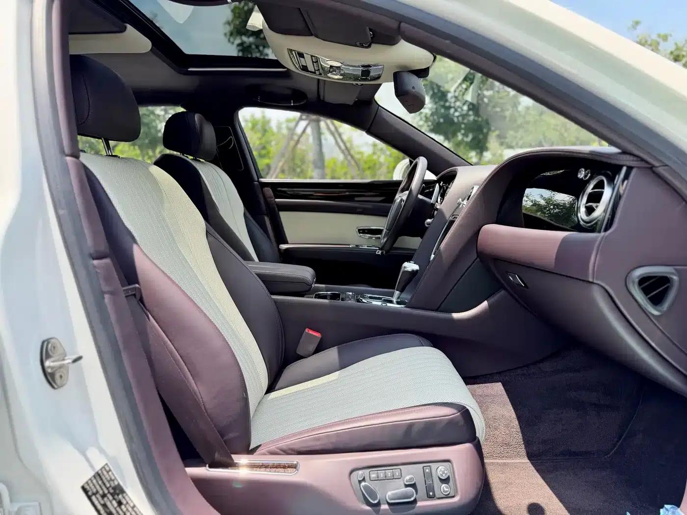 2017 Mercedes-Benz Flying Spur 4.0T V8 S Standard Edition — миниатюра 14