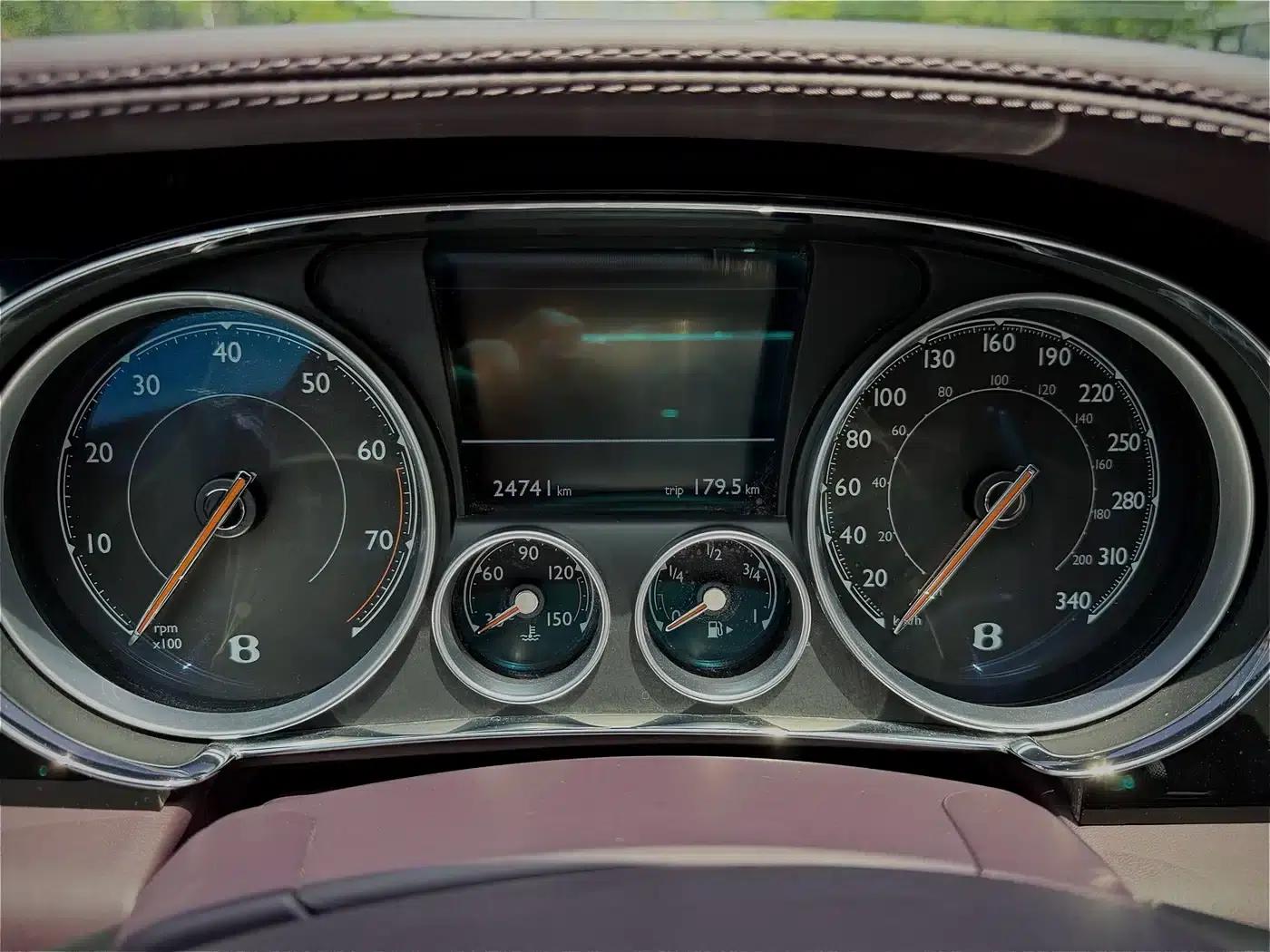 2017 Mercedes-Benz Flying Spur 4.0T V8 S Standard Edition — миниатюра 18