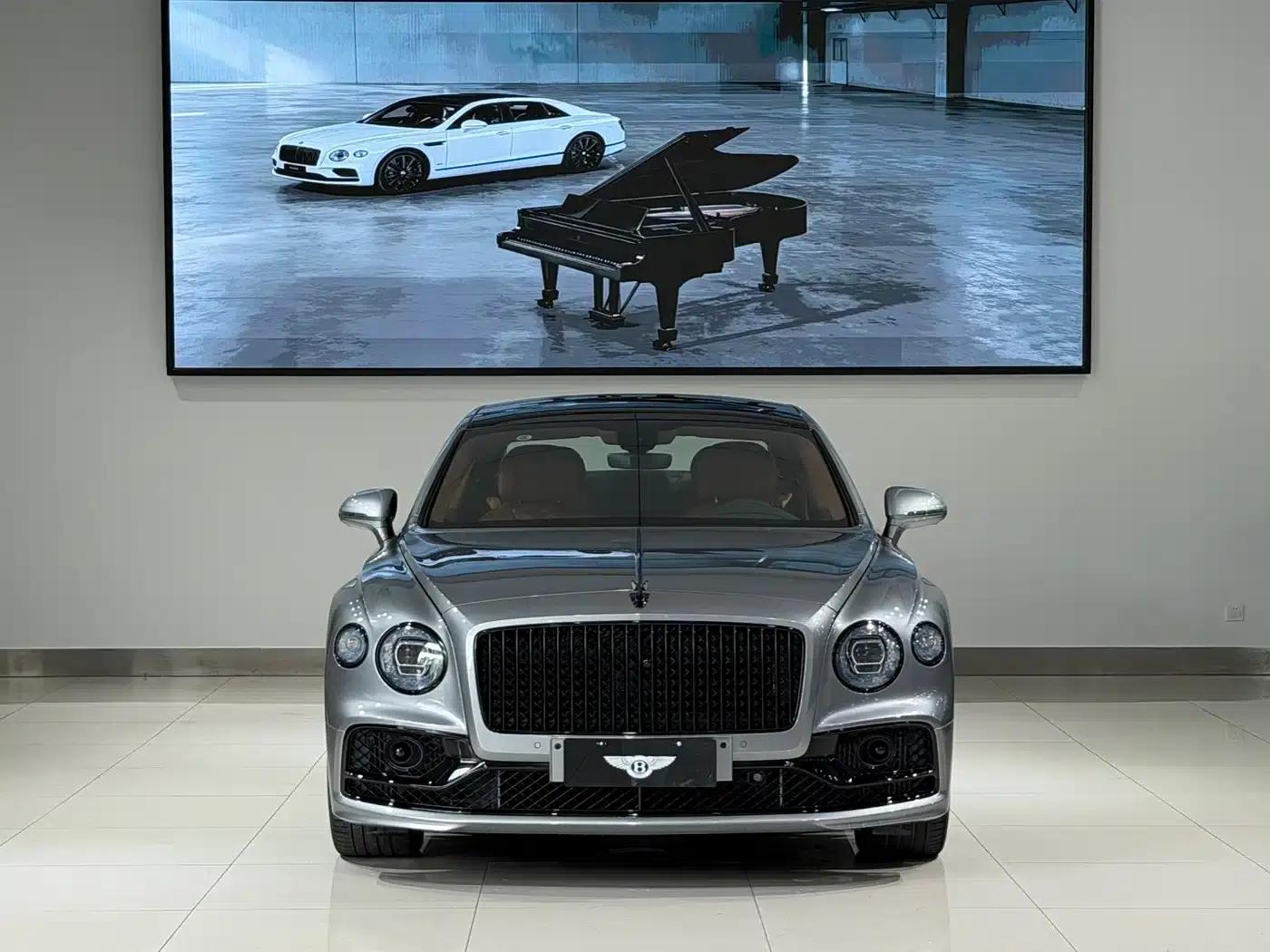 2023 Mercedes-Benz Flying Spur 4.0T V8 Elegance Edition — миниатюра 2