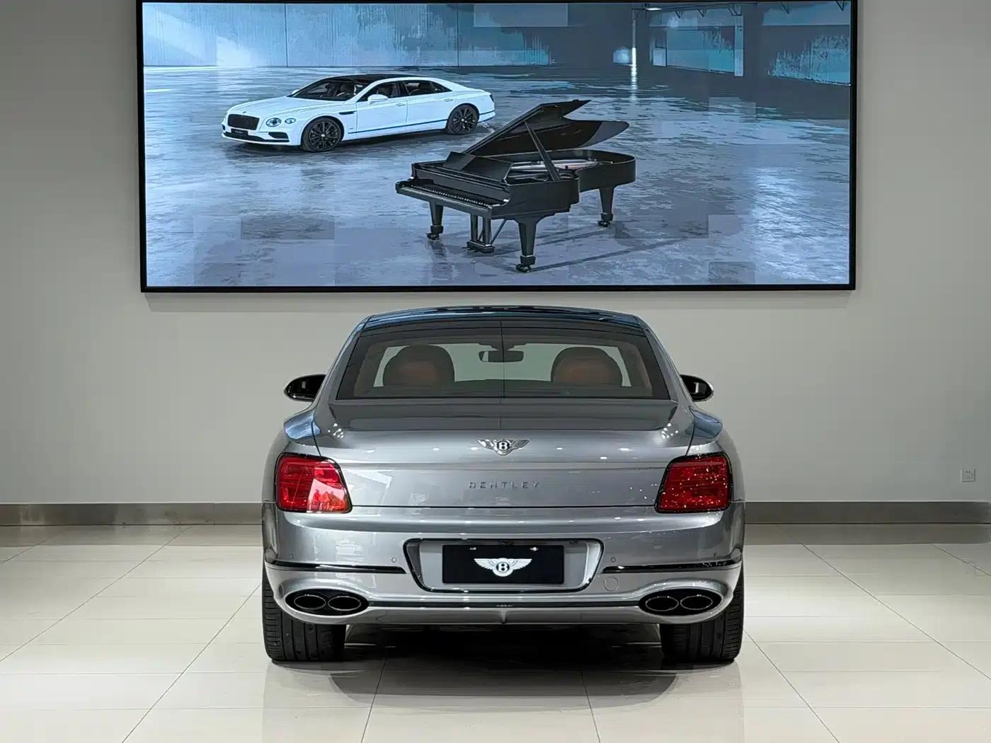 2023 Mercedes-Benz Flying Spur 4.0T V8 Elegance Edition — миниатюра 4