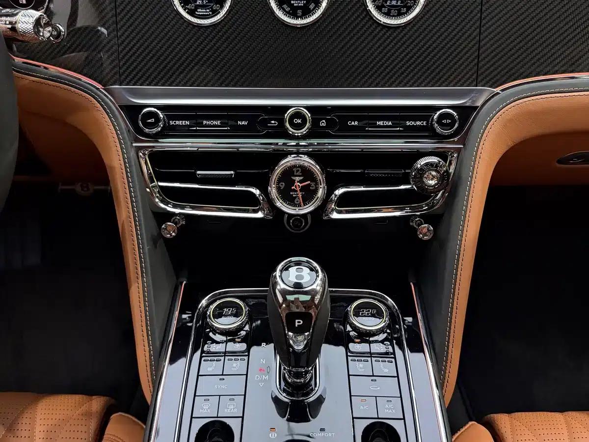 2023 Mercedes-Benz Flying Spur 4.0T V8 Elegance Edition — миниатюра 8