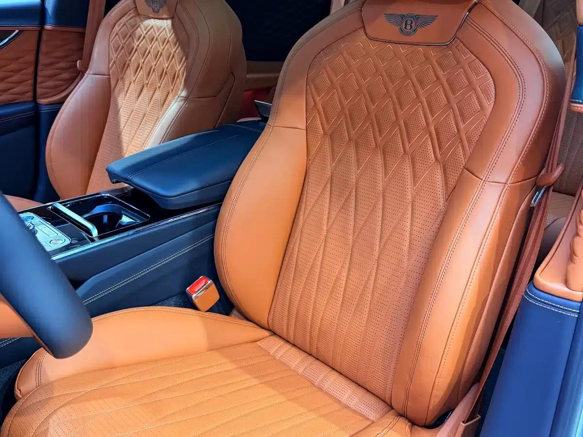 2023 Mercedes-Benz Flying Spur 4.0T V8 Elegance Edition — миниатюра 10