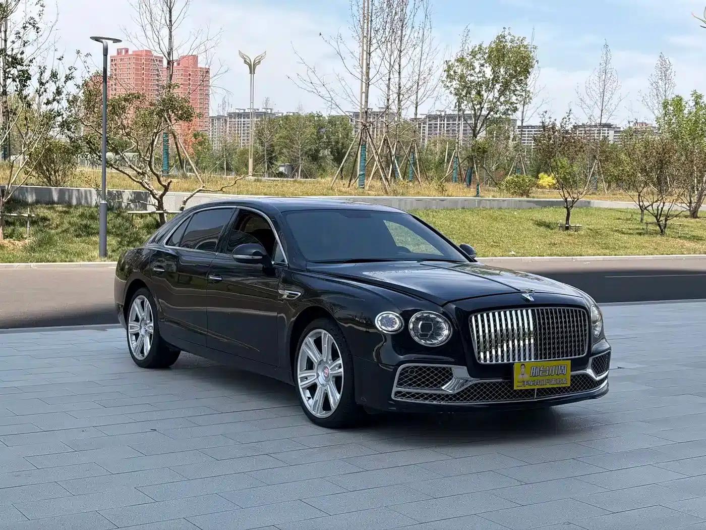 2015 Flying Spur 4.0T V8 Luxury Edition — миниатюра 3