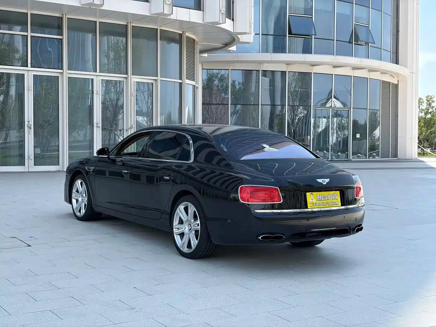 2015 Flying Spur 4.0T V8 Luxury Edition — миниатюра 7