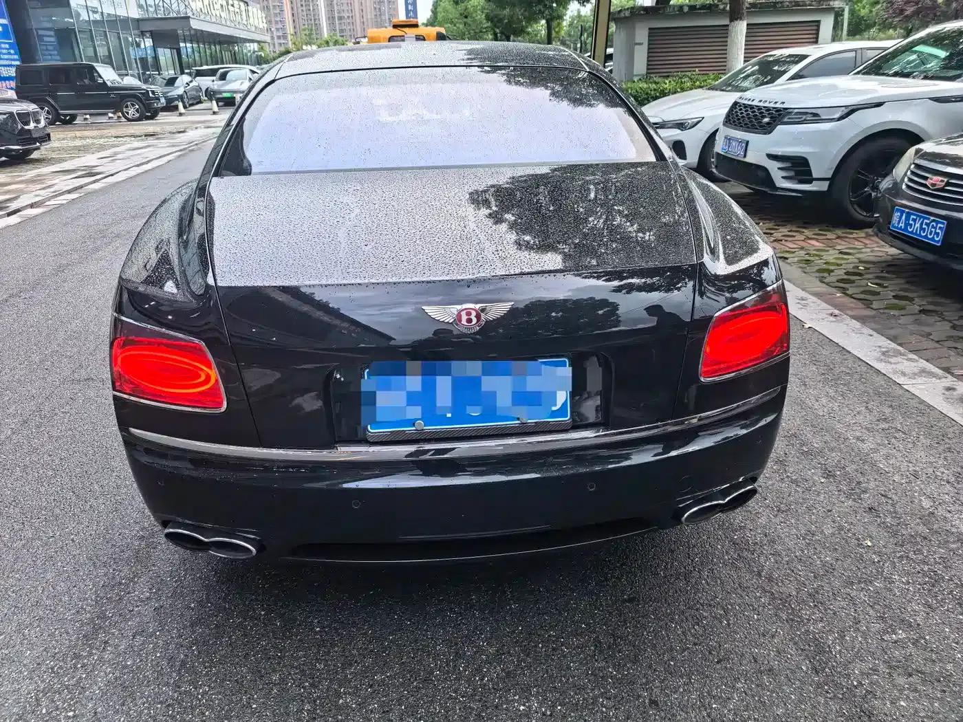 2014 Flying Spur 4.0T V8 Premium Edition — миниатюра 15