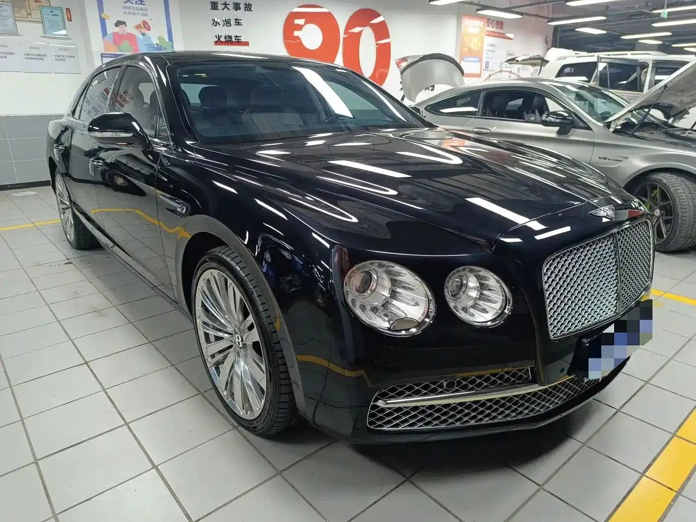 2014 Flying Spur 4.0T V8 Premium Edition — миниатюра 3