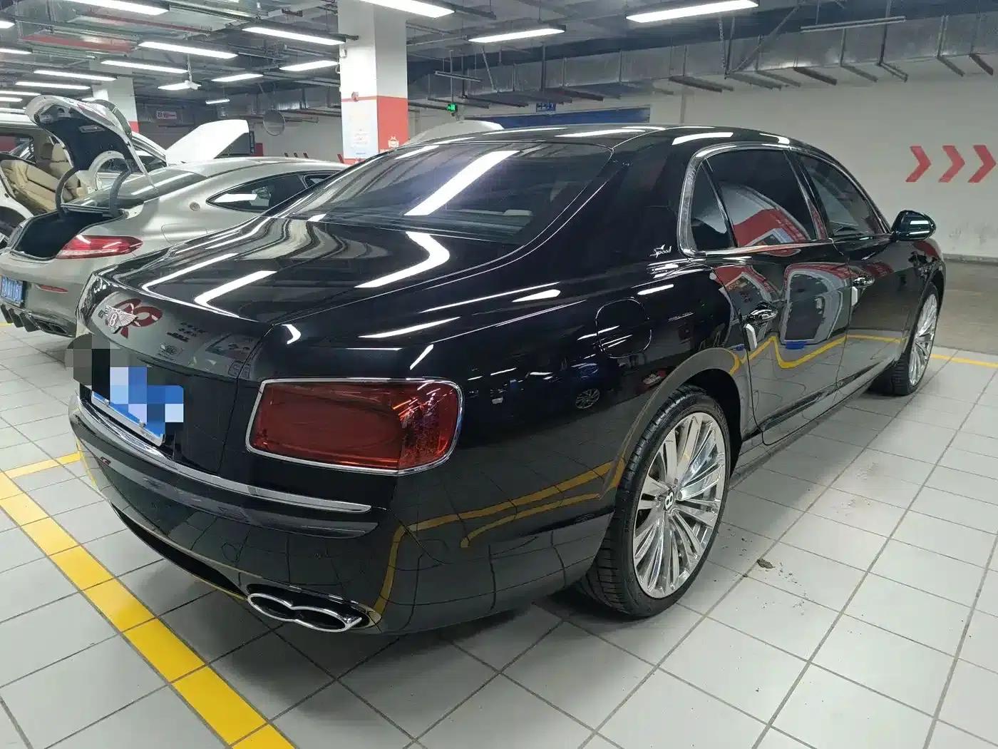 2014 Flying Spur 4.0T V8 Premium Edition — миниатюра 7