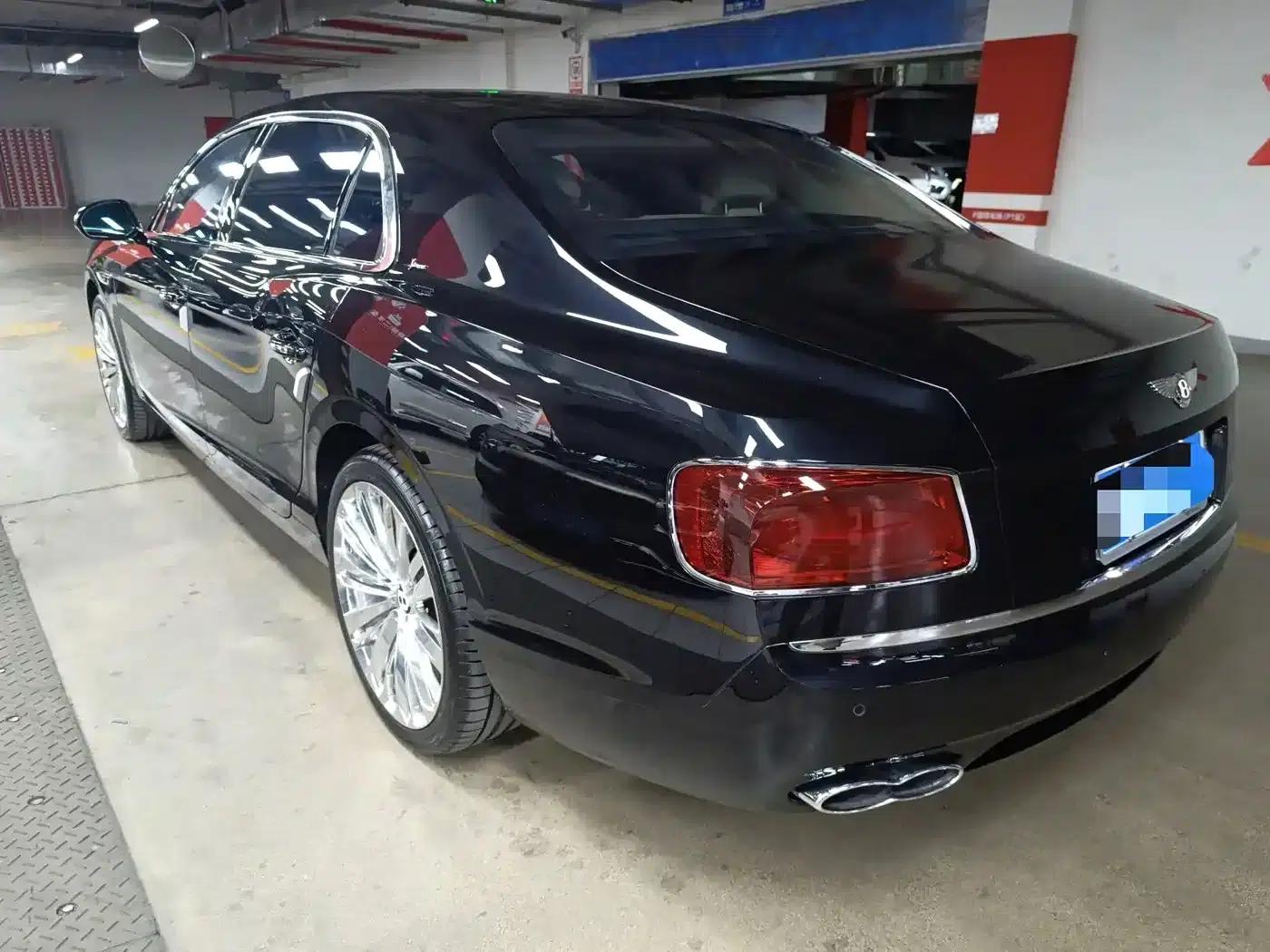 2014 Flying Spur 4.0T V8 Premium Edition — миниатюра 8