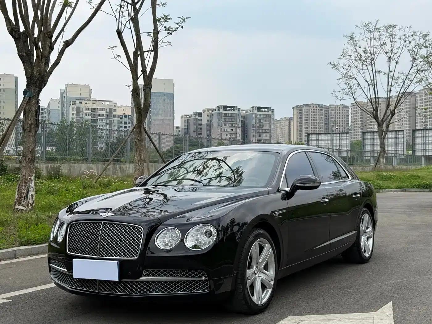 2014 Flying Spur 4.0T V8 Standard Edition — миниатюра 1
