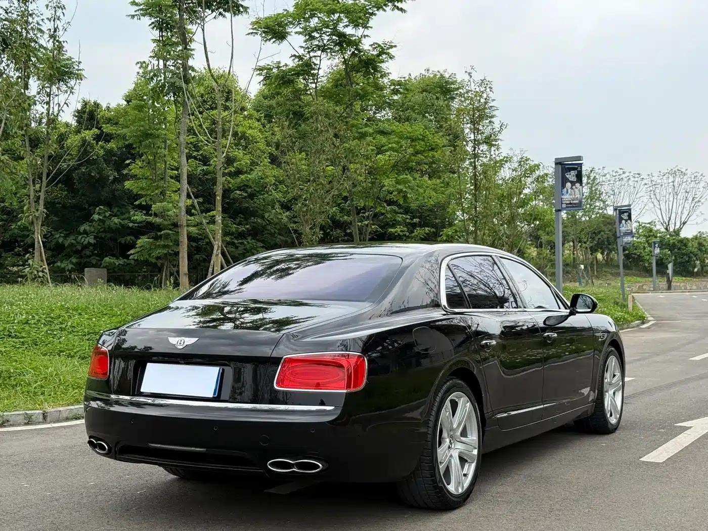 2014 Flying Spur 4.0T V8 Standard Edition — миниатюра 14