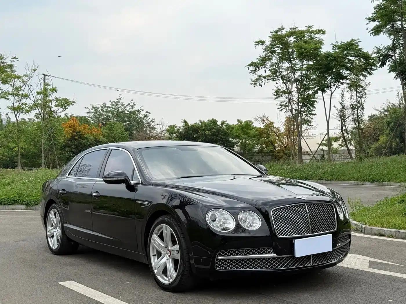 2014 Flying Spur 4.0T V8 Standard Edition — миниатюра 3