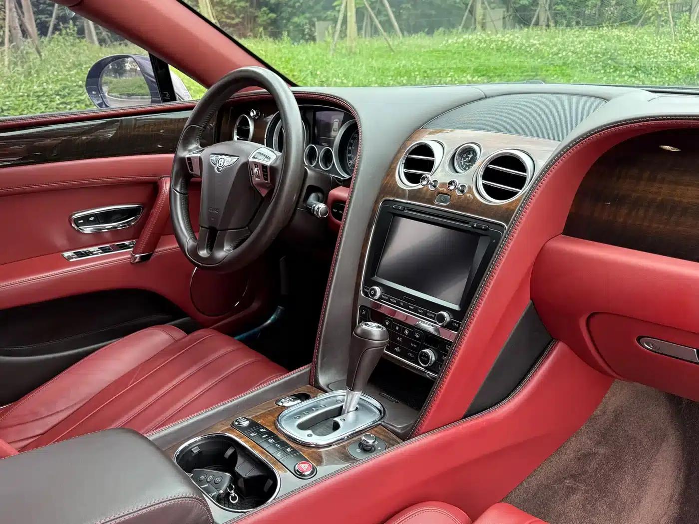2014 Flying Spur 4.0T V8 Standard Edition — миниатюра 4