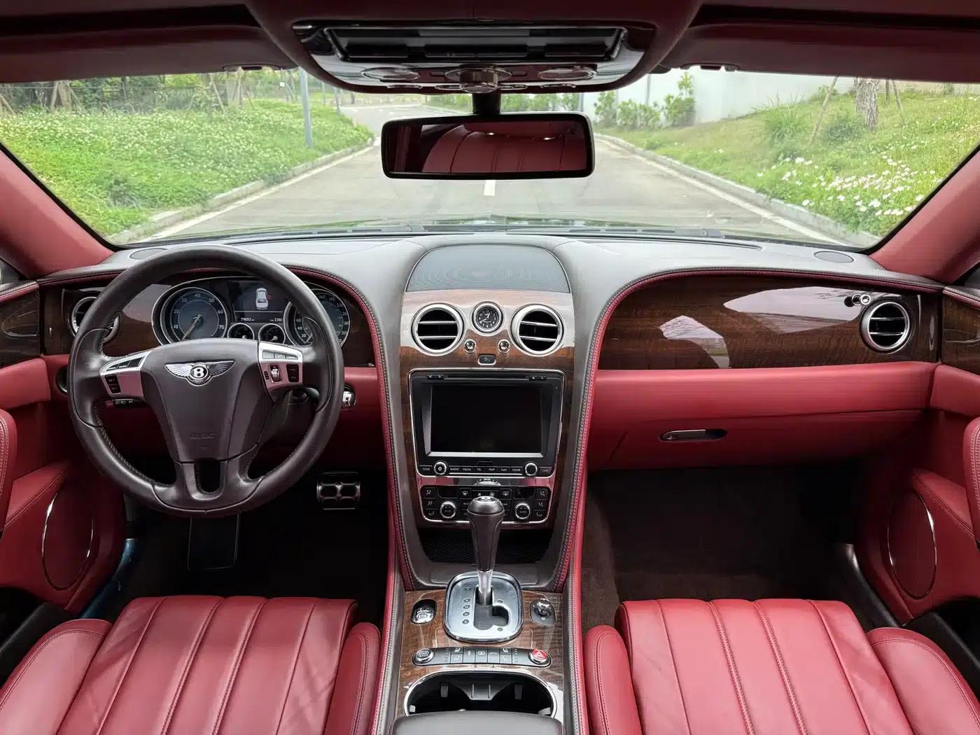 2014 Flying Spur 4.0T V8 Standard Edition — миниатюра 5