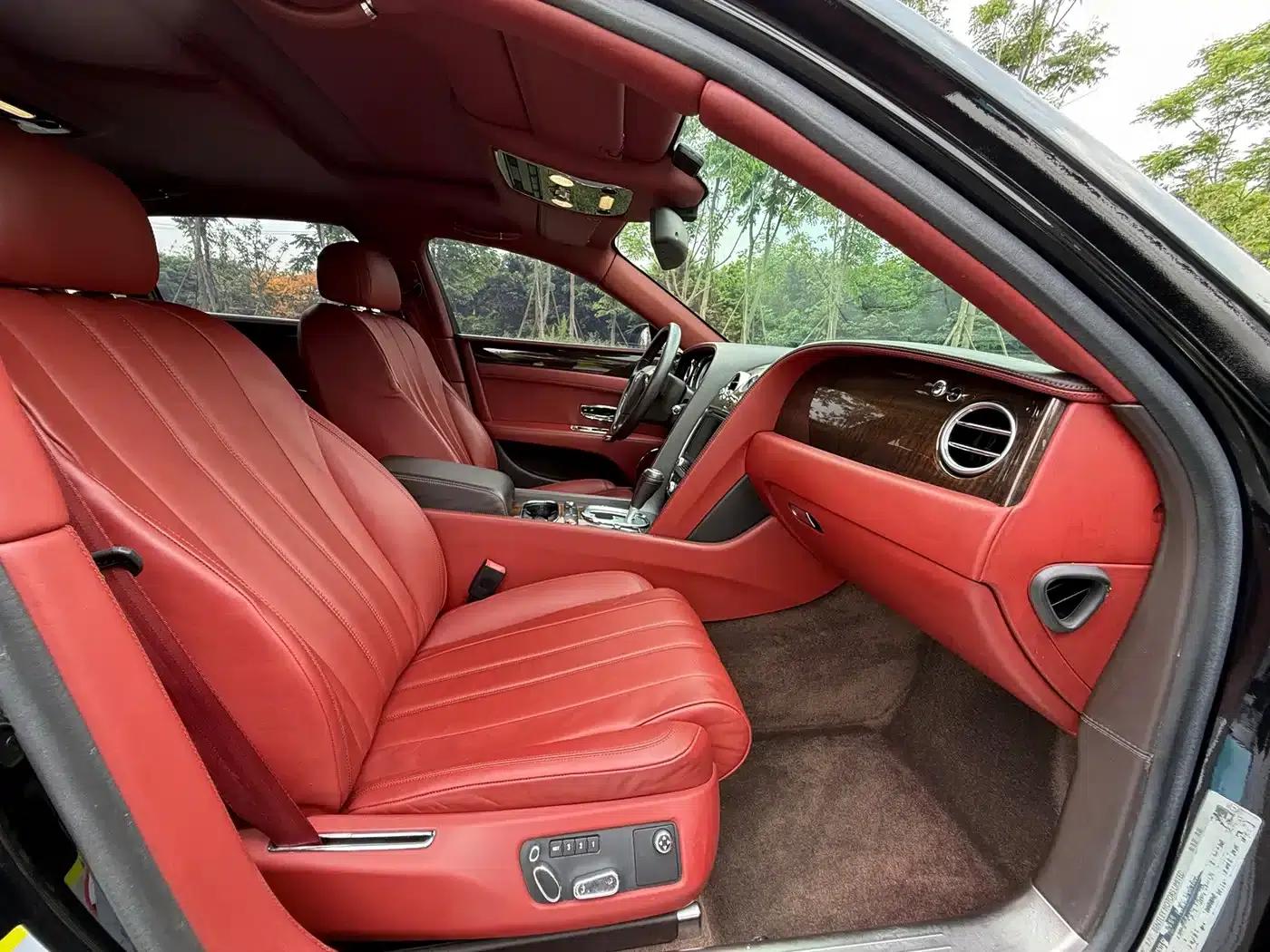 2014 Flying Spur 4.0T V8 Standard Edition — миниатюра 8
