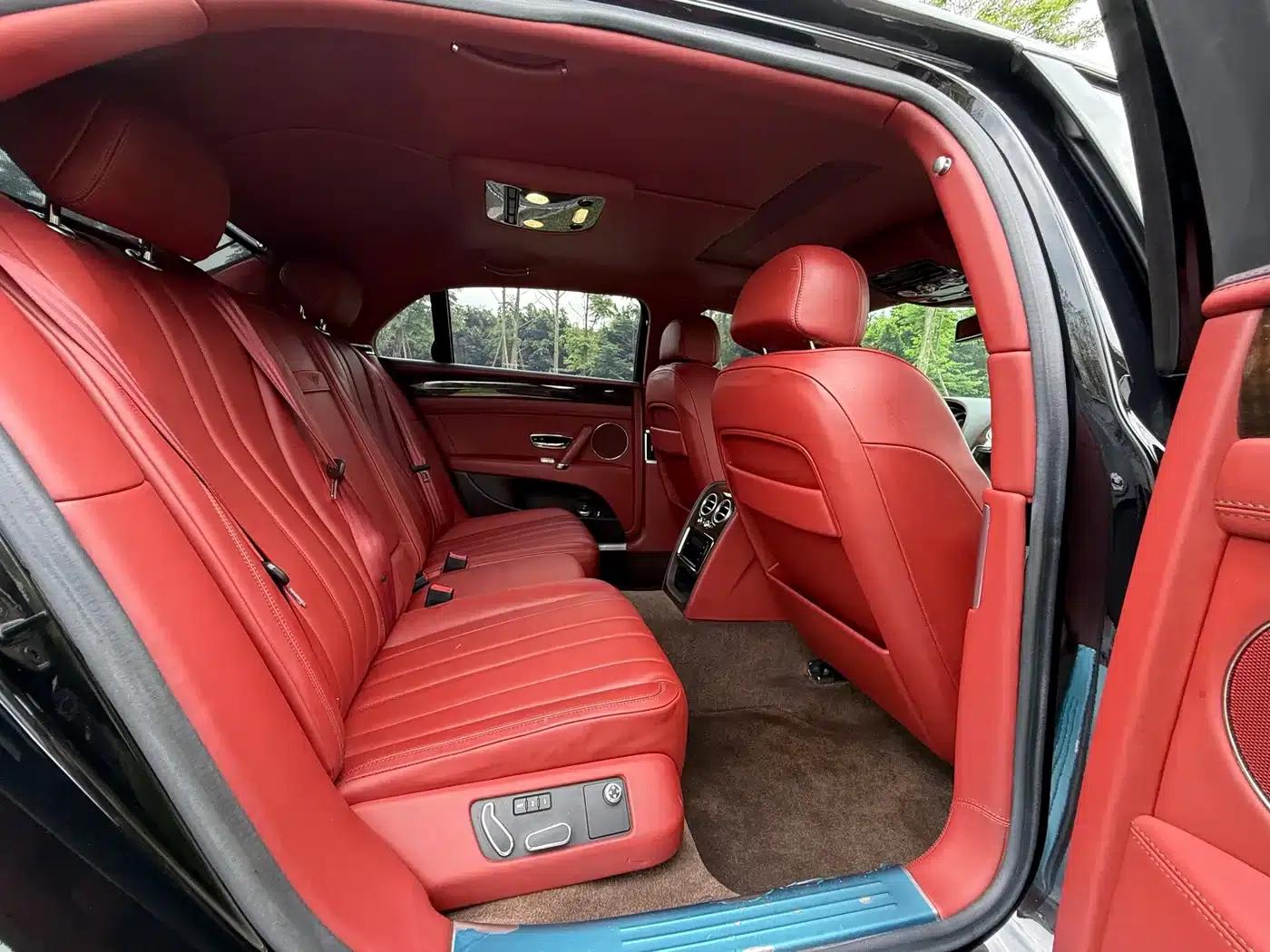 2014 Flying Spur 4.0T V8 Standard Edition — миниатюра 10