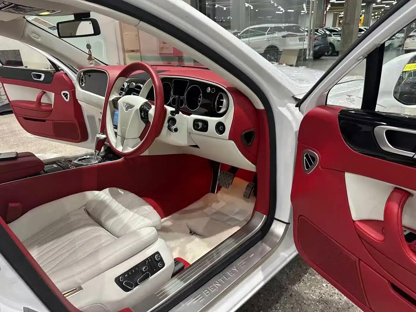 2010 Flying Spur 6.0T Five-Seater — миниатюра 11