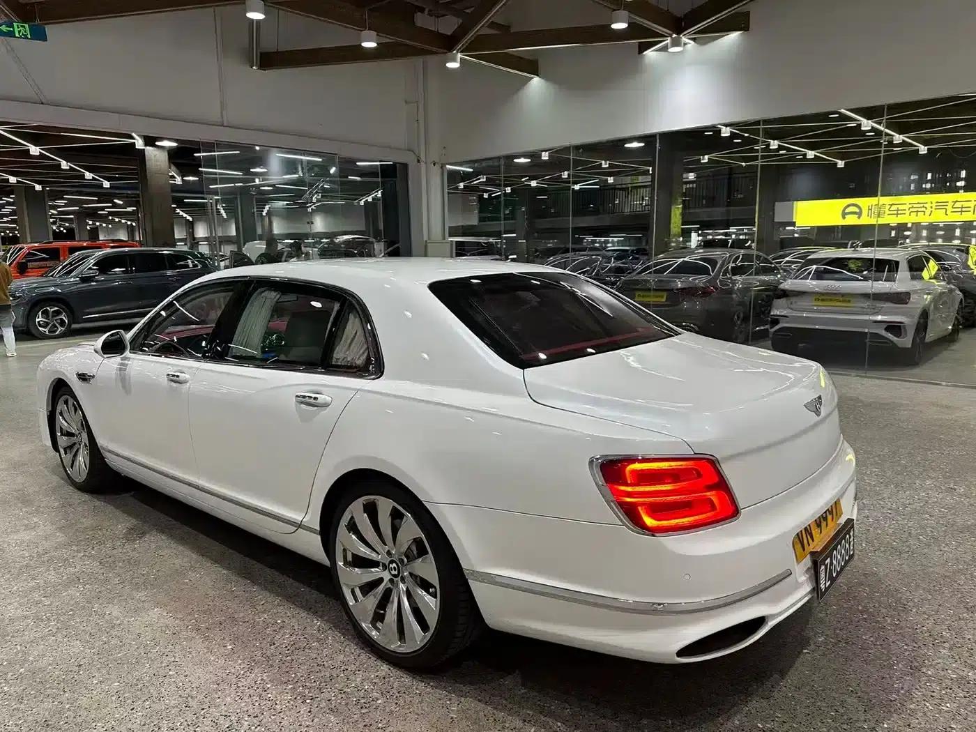 2010 Flying Spur 6.0T Five-Seater — миниатюра 12