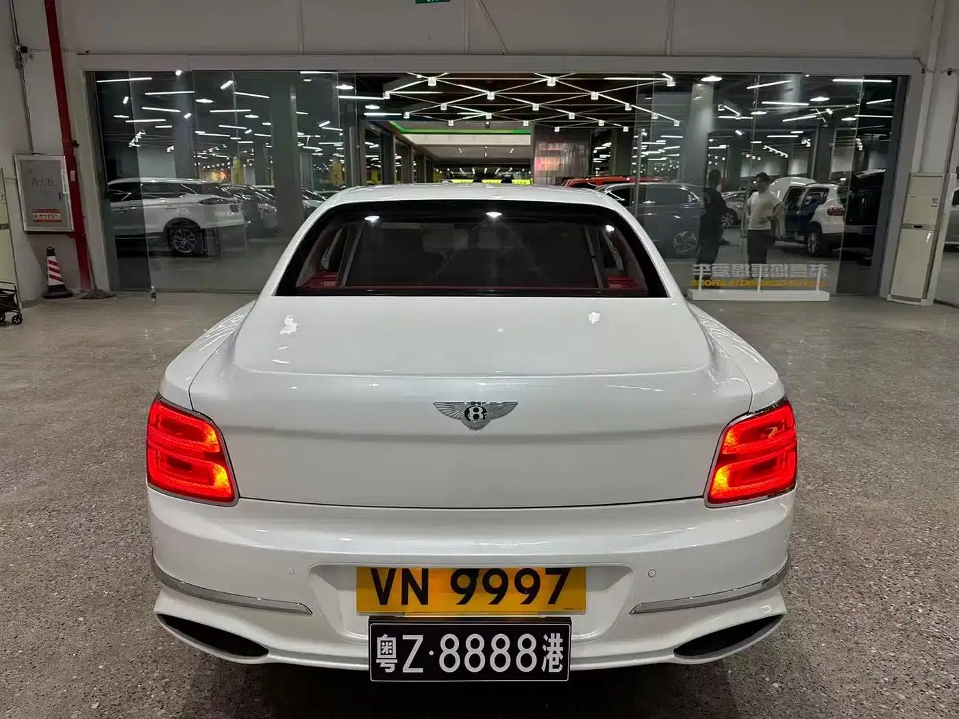 2010 Flying Spur 6.0T Five-Seater — миниатюра 13