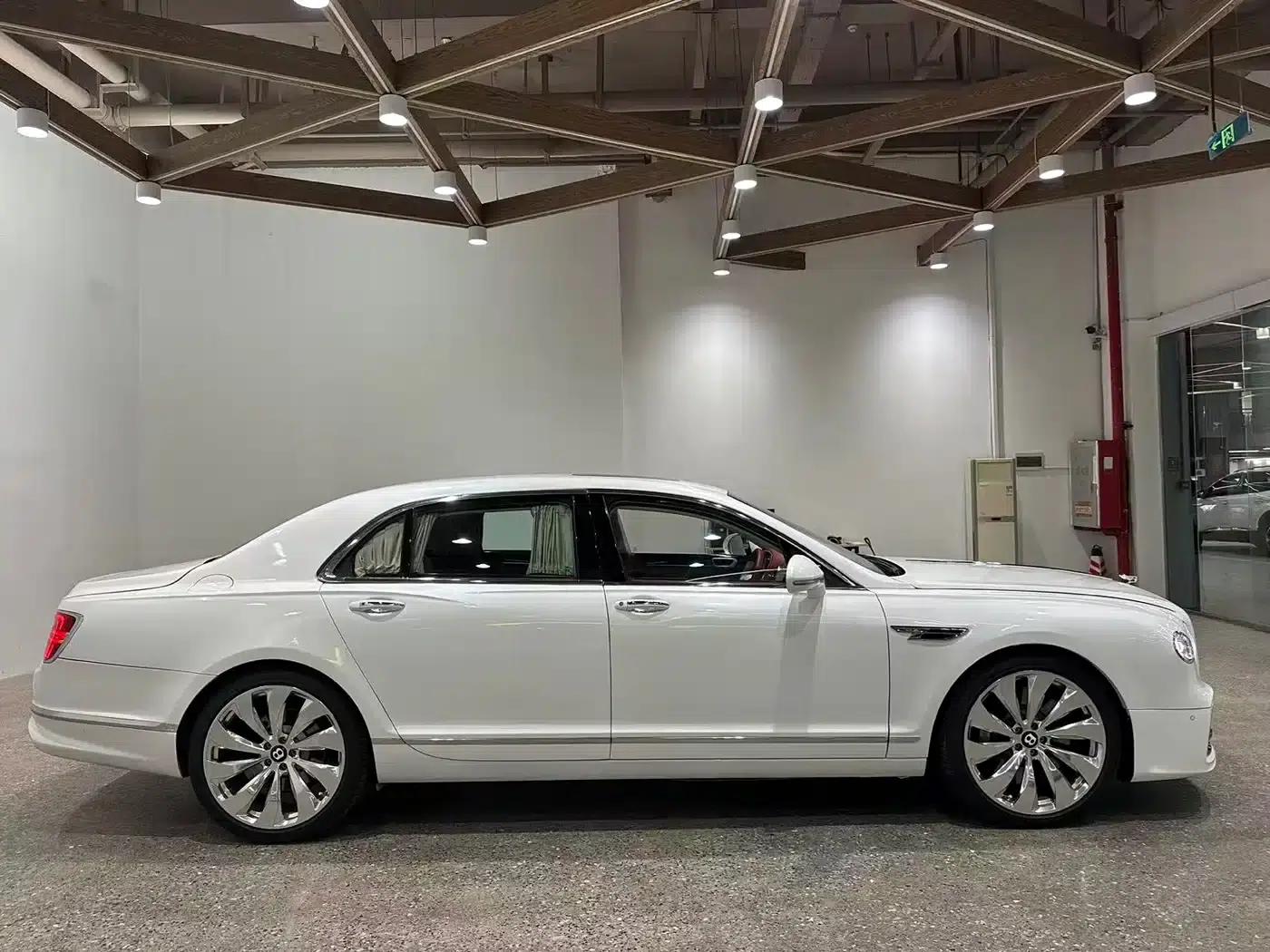 2010 Flying Spur 6.0T Five-Seater — миниатюра 14