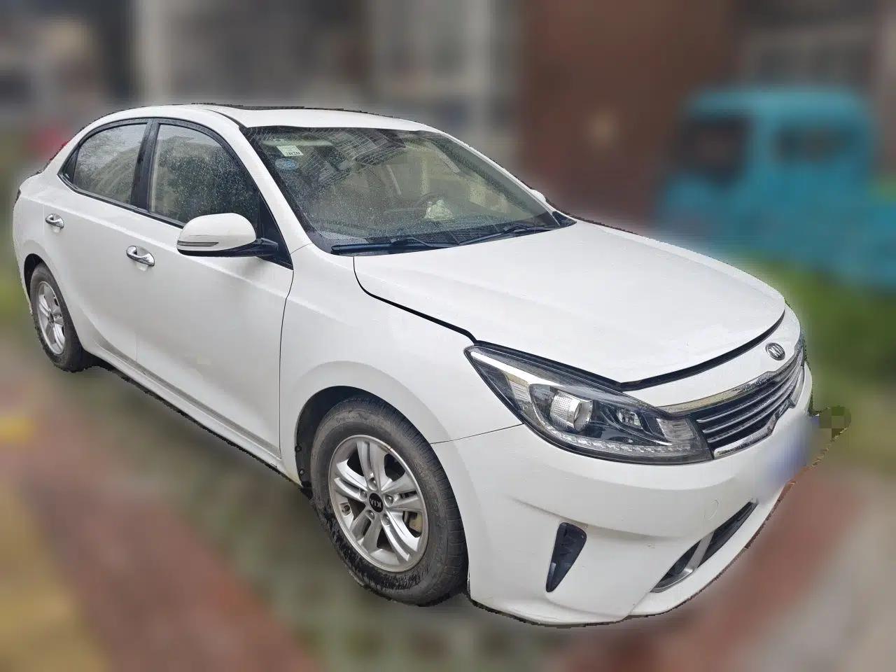Kia Forte 2018 1.6L Manual Value Edition with Sunroof — миниатюра 3