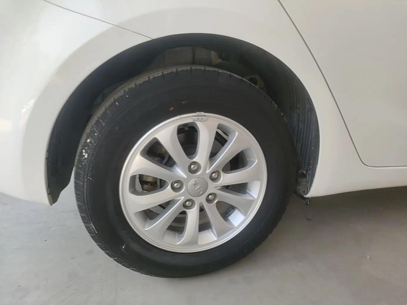 Kia K3S 2014 1.6L Manual GL — миниатюра 11