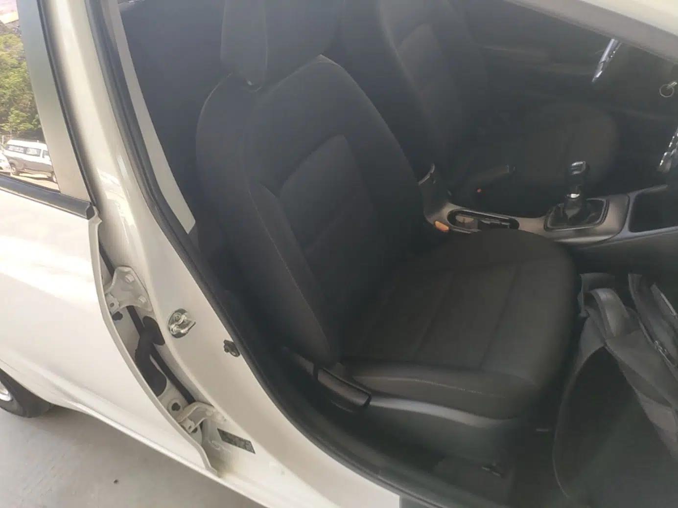 Kia K3S 2014 1.6L Manual GL — миниатюра 19
