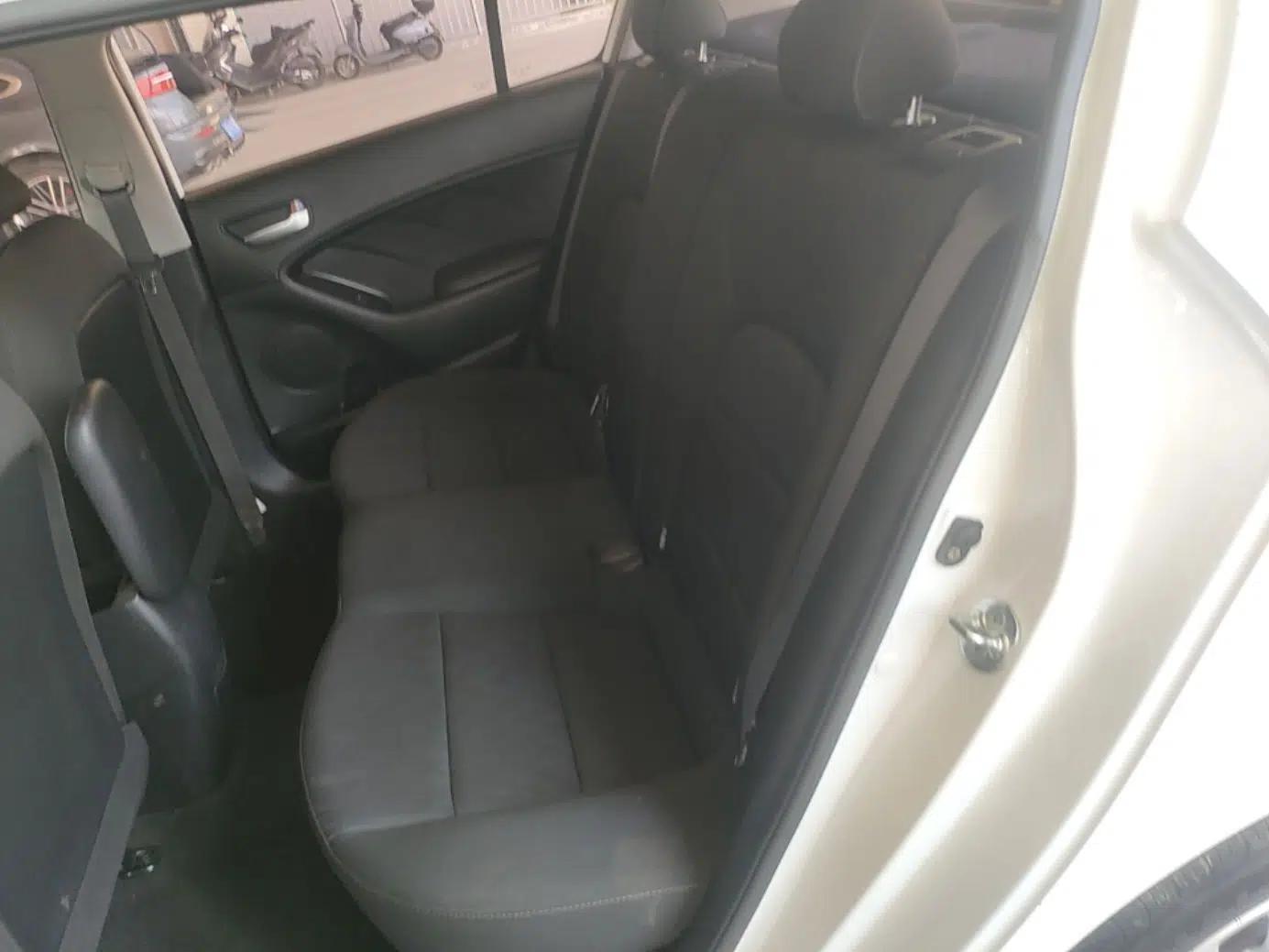 Kia K3S 2014 1.6L Manual GL — миниатюра 20
