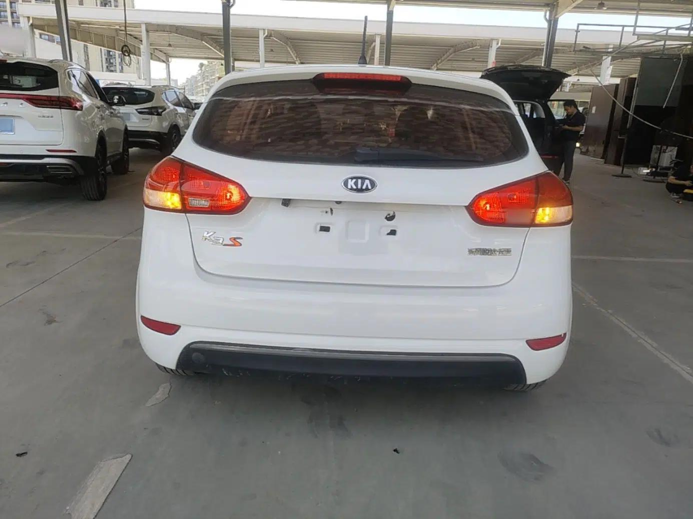 Kia K3S 2014 1.6L Manual GL — миниатюра 5