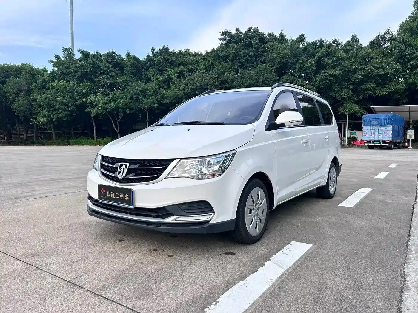 Baojun 730 2019 1.5L Manual Value Edition 7-Seater National VI Emission Standard — миниатюра 1